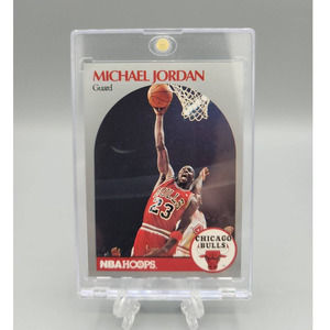 1990 Hoops NBA Basketball #65 Michael Jordan in One Touch Protective Slab